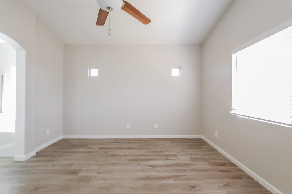 Building Photo - 13045 W Columbine Dr