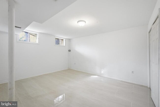Building Photo - 8664 Pohick Forest Ct