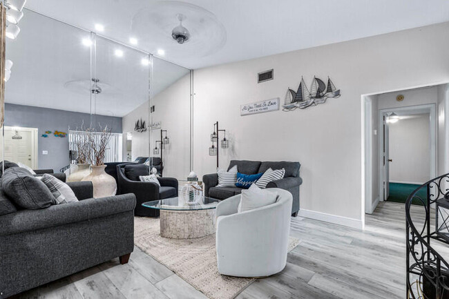 Building Photo - 2503 Waterview Cir
