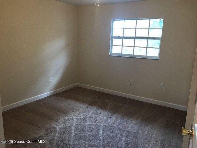 Building Photo - 255 Ulster Ln