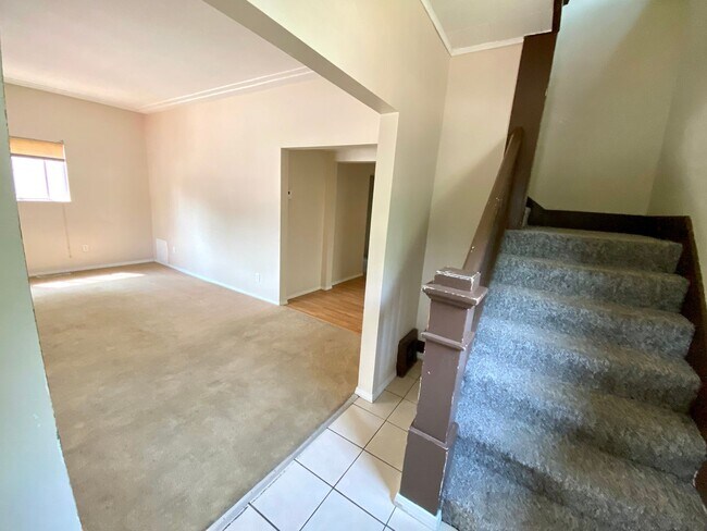Building Photo - 3 bed/3bath home near NDSU