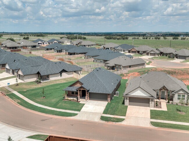 Building Photo - New Home In Yukon!