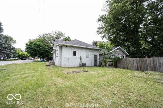 Building Photo - 1621 E 49th St