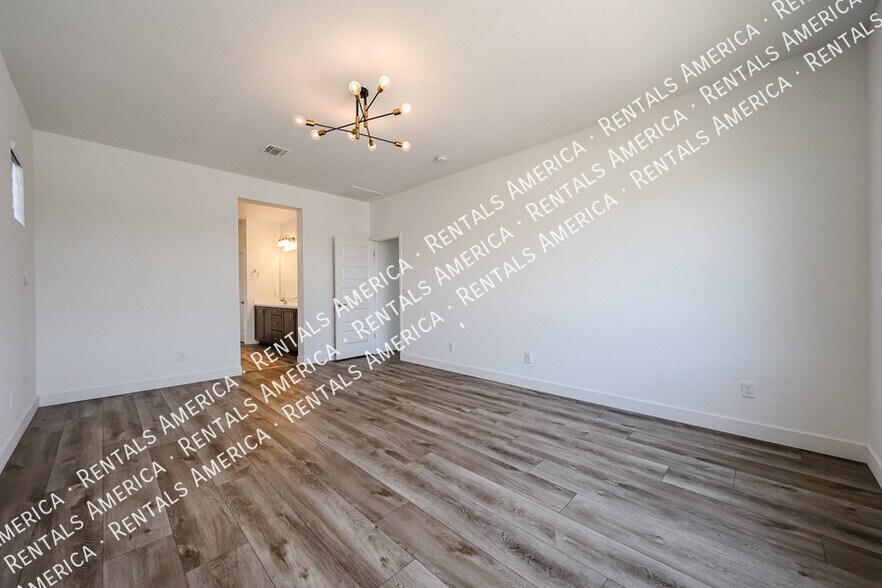Building Photo - 4702 E Barbarita Ave