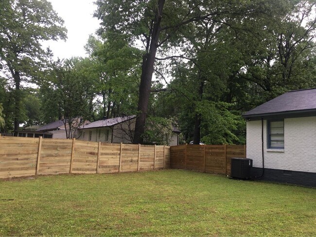 Building Photo - 1411 Whitten Rd