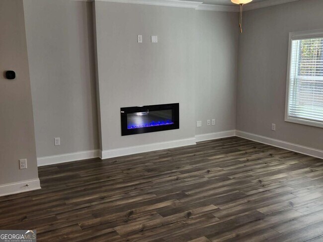 Building Photo - 3370 Westgate Park Dr