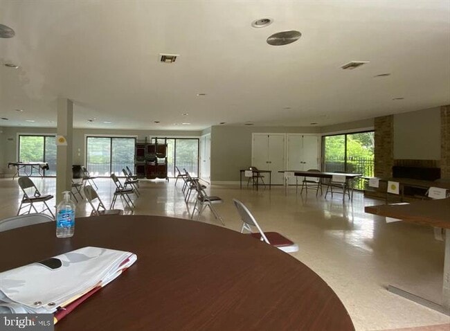Building Photo - 67 Bishop Dr
