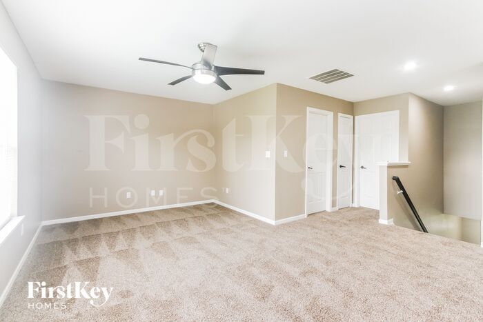 Building Photo - 7156 Bracken Ln