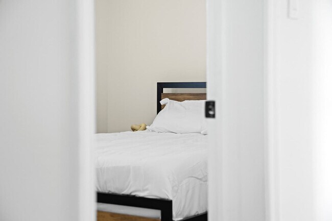 Building Photo - 4603 N Ocean Blvd