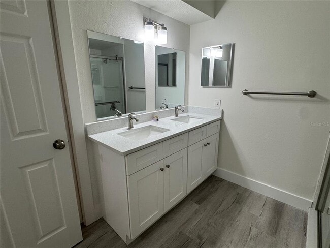 Building Photo - 475 Blue Bird St