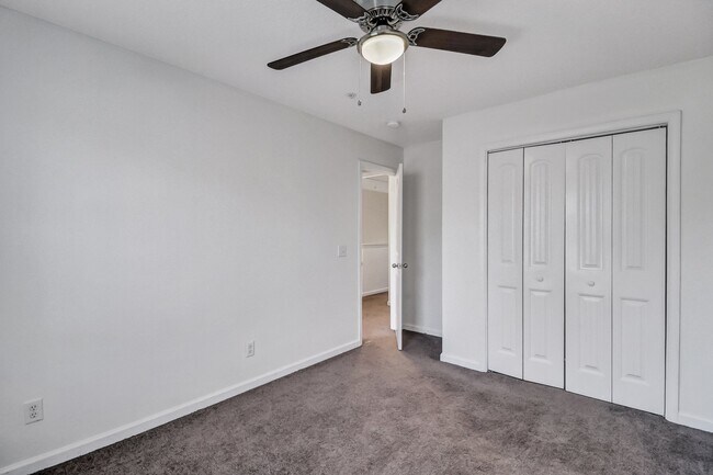 Building Photo - 324 Laurel Oak Ln