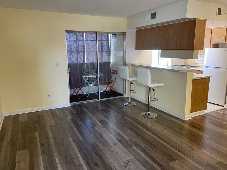 Primary Photo - 12123 W Bell Rd