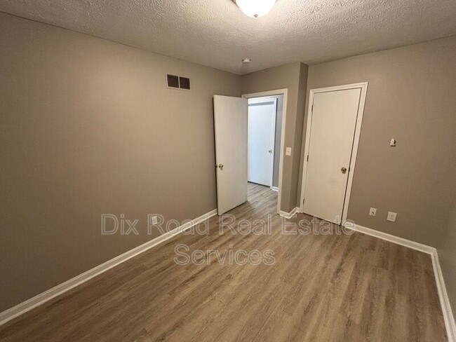 Building Photo - 3113 Ottawa St