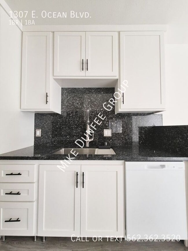 Building Photo - 1307 E Ocean Blvd