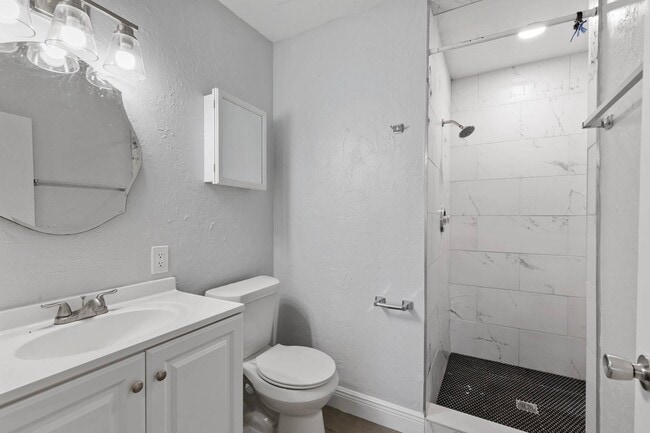 Building Photo - 314 Barlow Ave