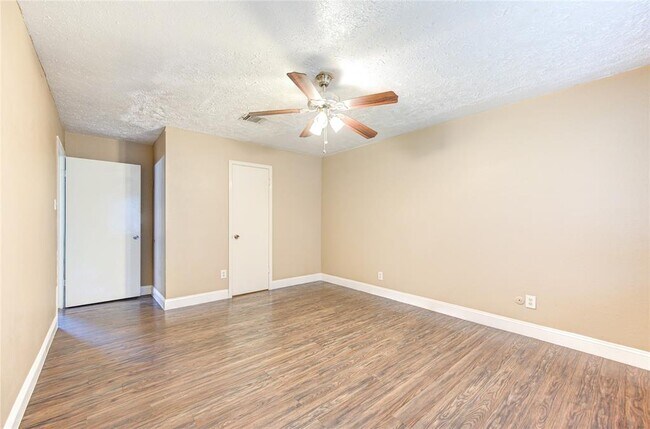 Building Photo - 1371 New Tree Ln