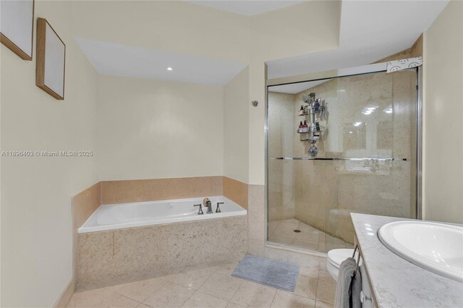 Building Photo - 20000 E Country Club Dr