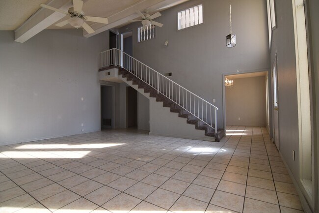 Building Photo - $1,500.00 Move-in-Special