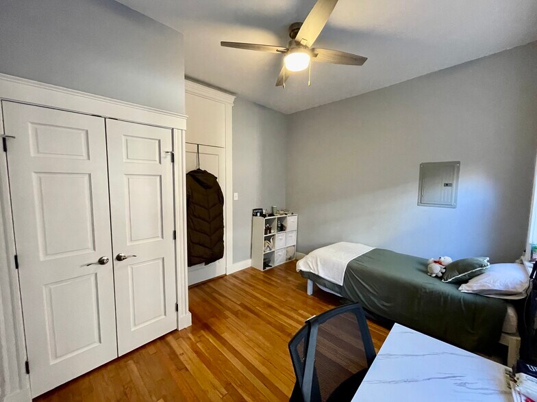 Building Photo - 80 Fenway