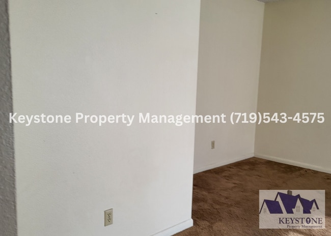 Building Photo - Sunset Park Rancher 3 Bedrooms/3 Bathrooms...