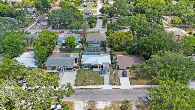 Building Photo - 1010 E Fern St