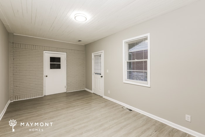 Building Photo - 111 Scarlett Dr