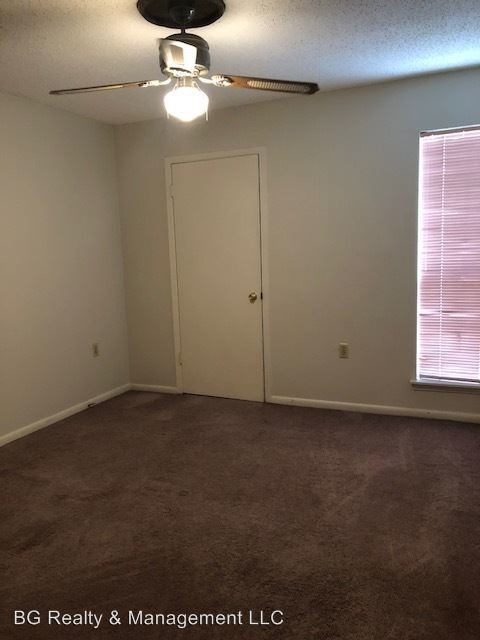 Building Photo - 2 br, 1.5 bath House - 102 Cougar Ridge #1