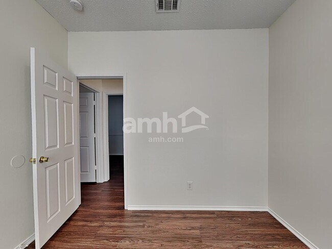 Building Photo - 6711 Flamewood Dr