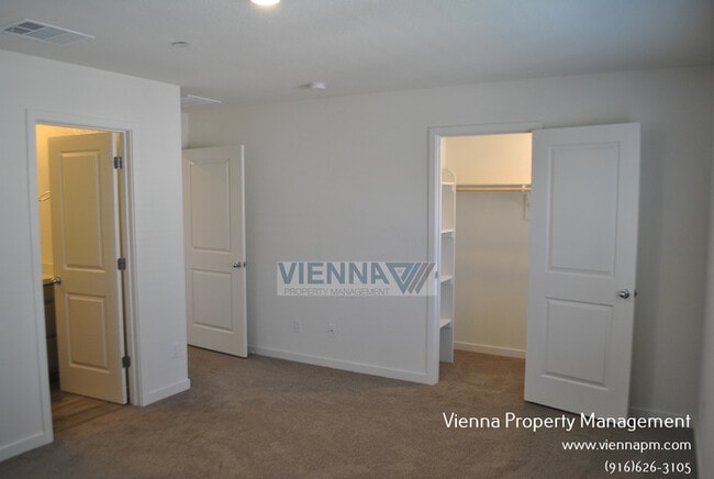 Building Photo - 3057 Pruett Dr