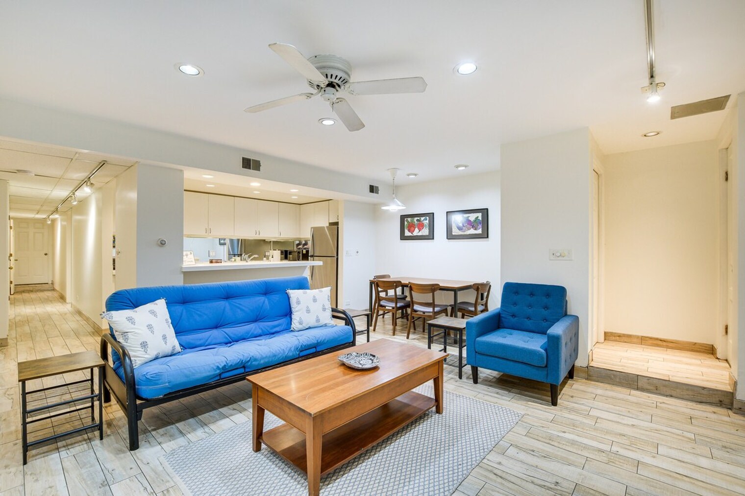 Building Photo - 2238 N Geneva Terrace