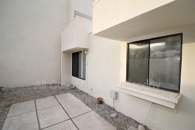 Building Photo - 48680 Desert Flower Dr