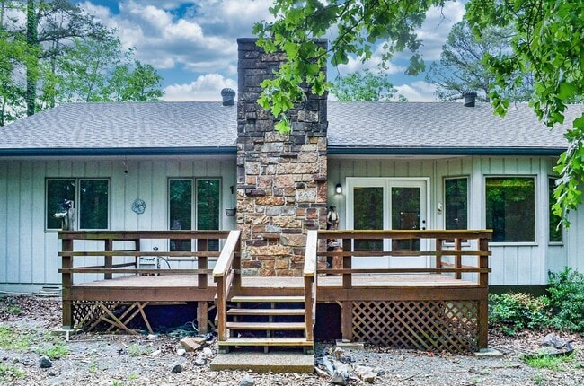 Building Photo - East Gate Area | Home | Unfurnished