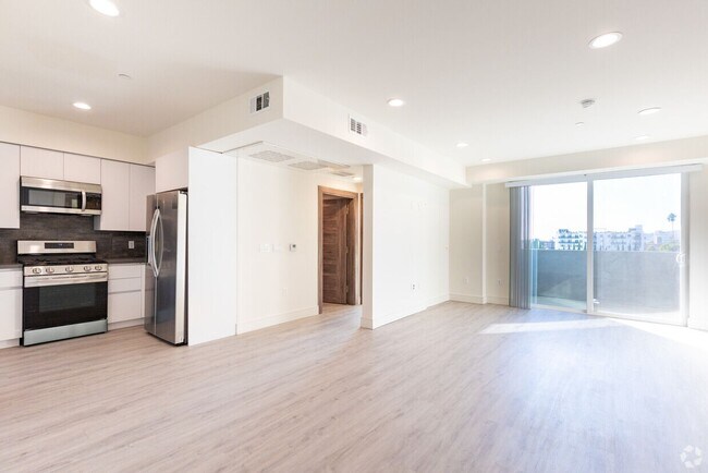 Interior Photo - 5342 Fountain Ave.