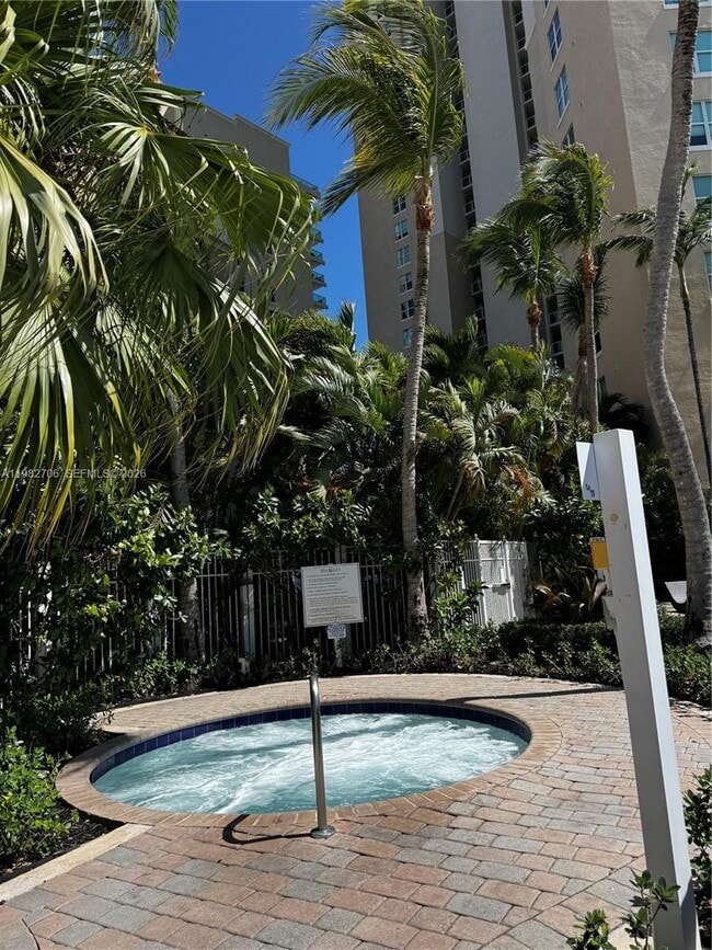 Building Photo - 3340 NE 190th St