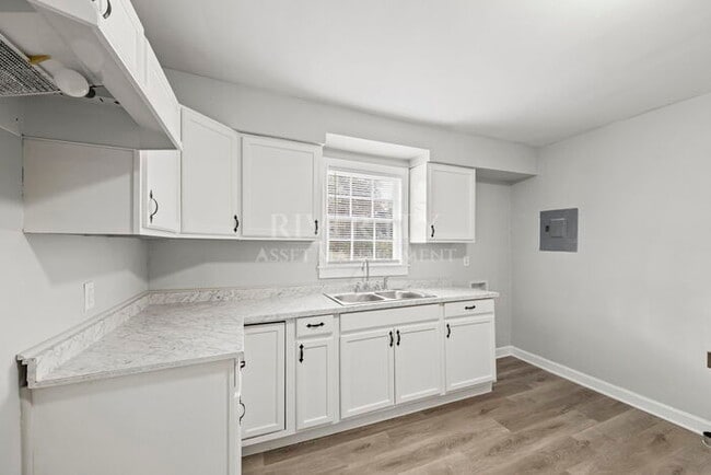 Building Photo - Gorgeous Renovated Home in Frayser!!! Section 8 Welcomed !!!!!