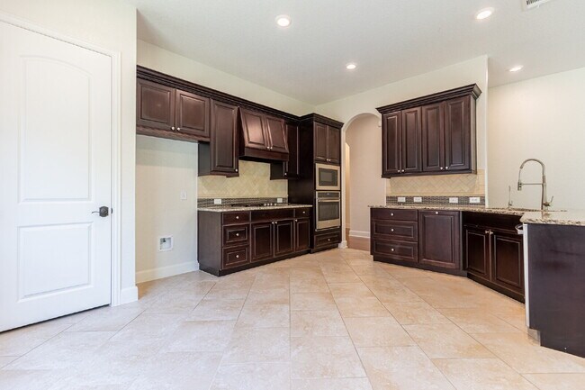 Building Photo - 5041 Country Nest