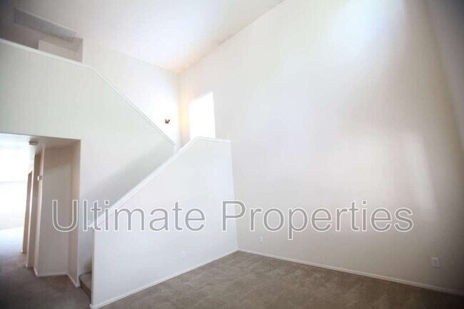 Building Photo - 2215 N 92nd Glen