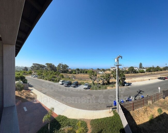 Building Photo - 2030 Broadway St