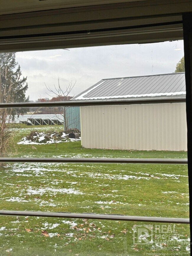 Building Photo - Spacious 2 Bed, 1 Bath Home in Alto, MI