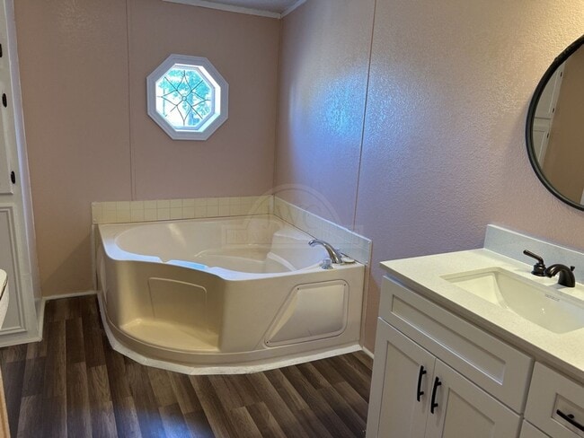 Building Photo - 5013 Tiffany Cir