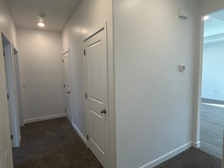 Hallway - 1362 S Gulch Ln