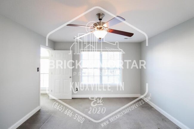 Building Photo - 3305 Grassy Pointe Ln
