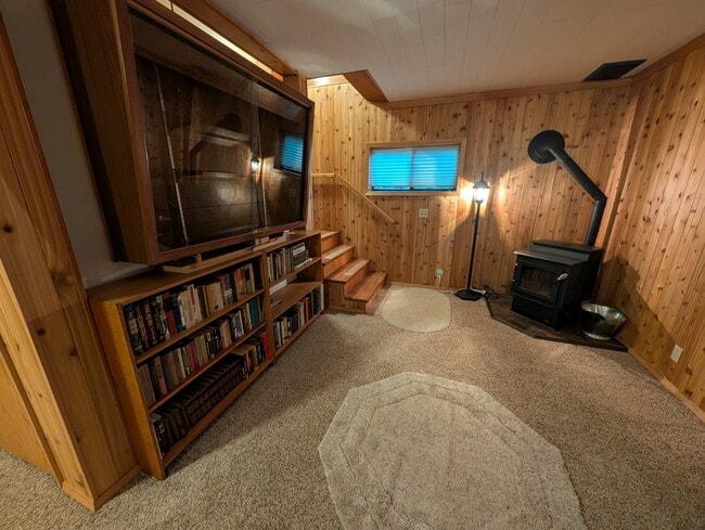 Building Photo - 7312 E Evans Creek Rd