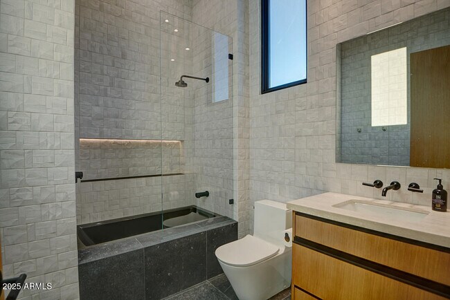 Building Photo - 10249 E Joy Ranch Rd