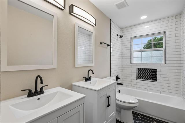 Building Photo - 8635 Strathmore Dr