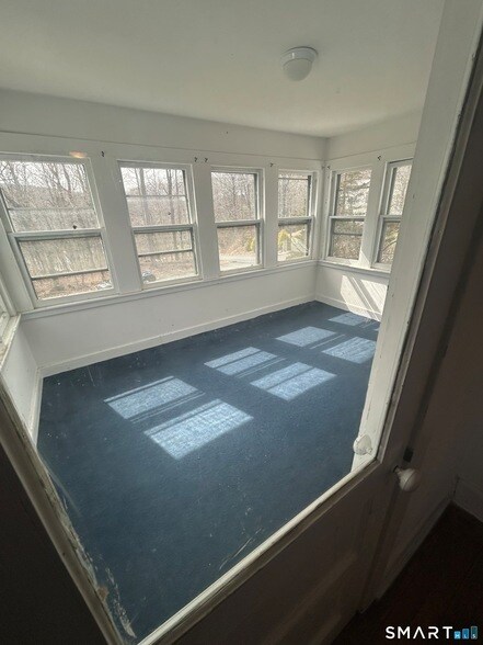 Building Photo - 684 Field St