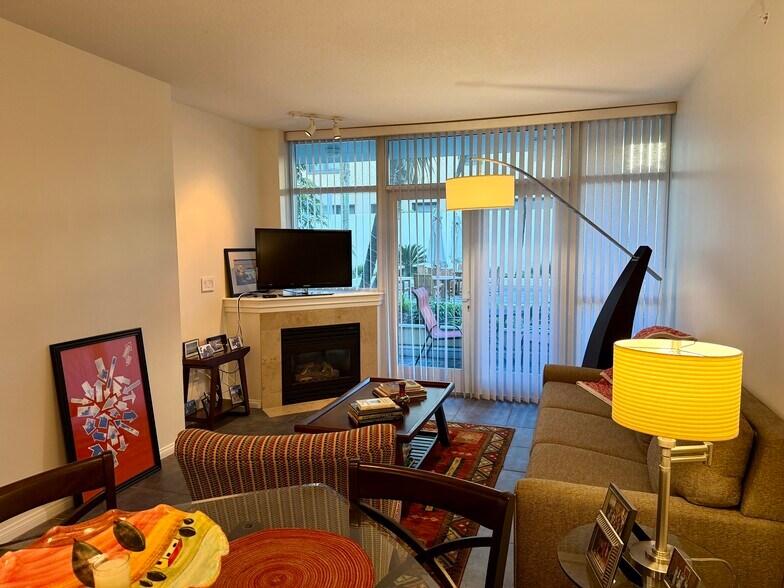 Building Photo - 850 Beech St