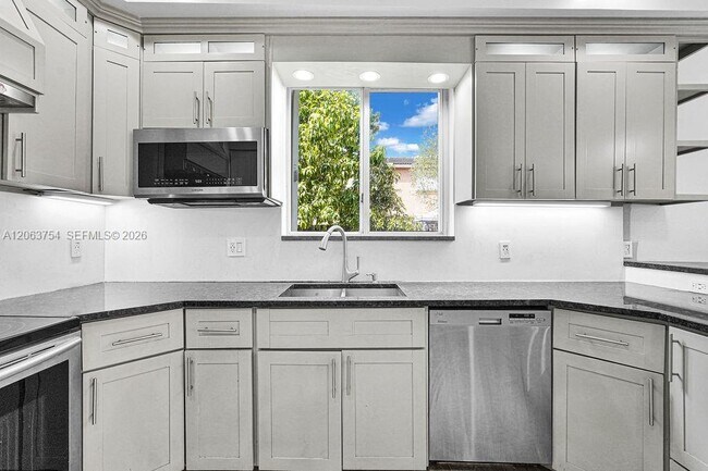Building Photo - 1623 E Harmony Lake Cir
