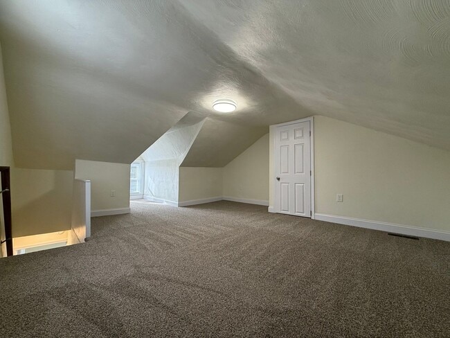 Building Photo - Updated 2BR 1.5 Bath House now available!