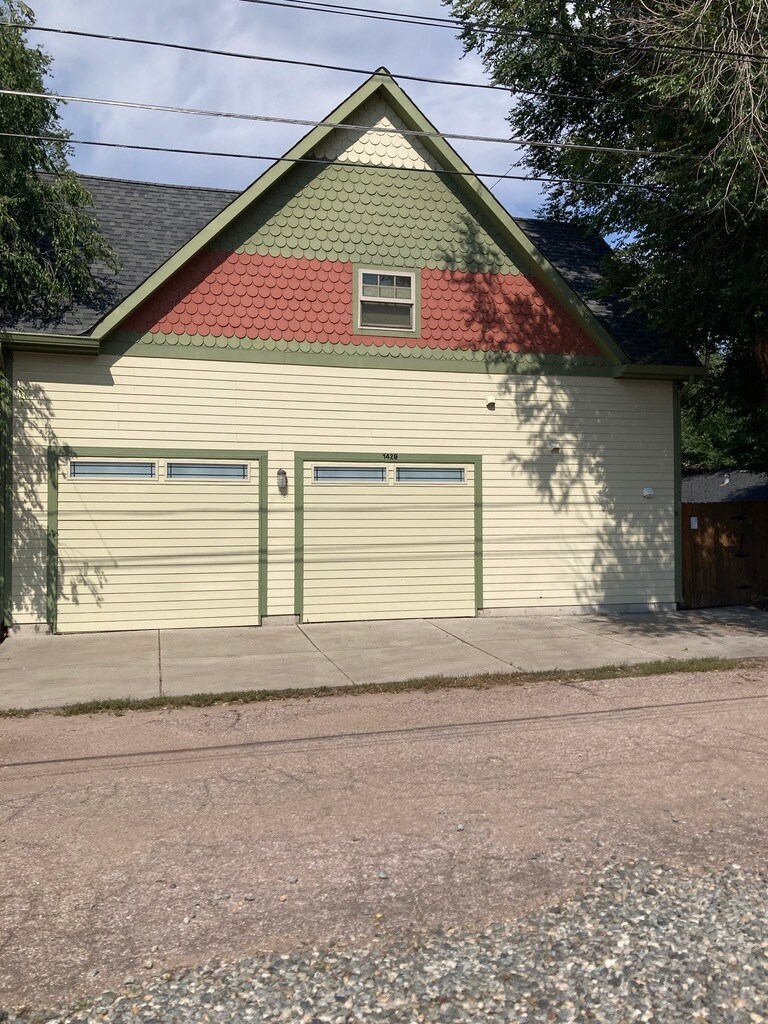 Building Photo - 1429 N Weber St